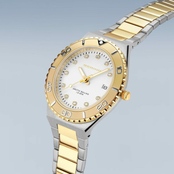 Elegant schicke Uhr "Classic Arctic Sailing" in glänzender Gold- und Silberfarbe