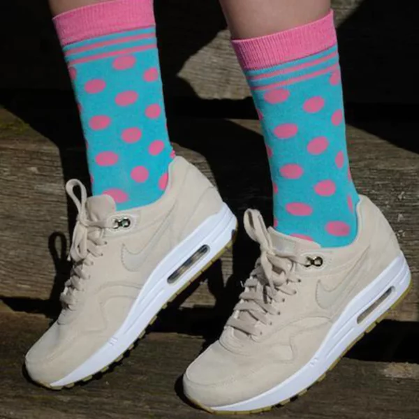 Hübsche und originelle Bamboo-Damensocken "Blue and Pink Polka Dot Socks"
