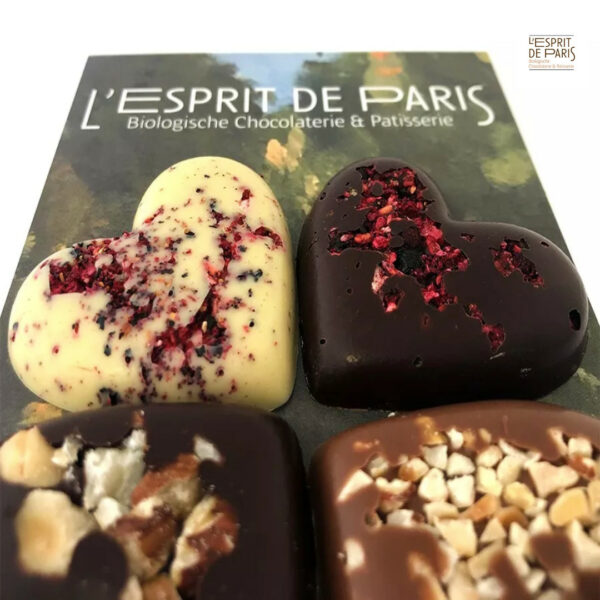 Köstliche Herzmedallions "Vier Herzen" mit dunkler, weißer & Vollmilchschokolade von l'Esprit de Paris