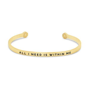 Armreif "All I Need is Within Me" in Gold mit schwarzer Gravur
