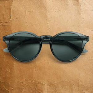 Schicke Sonnenbrille "Casual" mit Stärke und halbtransparenter, grauer Fassung von Have A Look