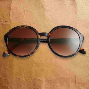Schicke Sonnenbrille "Diva" mit Stärke und brauner Schildpattfassung von Have A Look