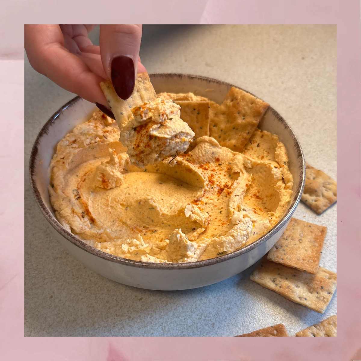 Köstlich pikante Dips in verschiedenen Geschmacksrichtungen im praktischen 100g-Nachfüllpack von happy dips