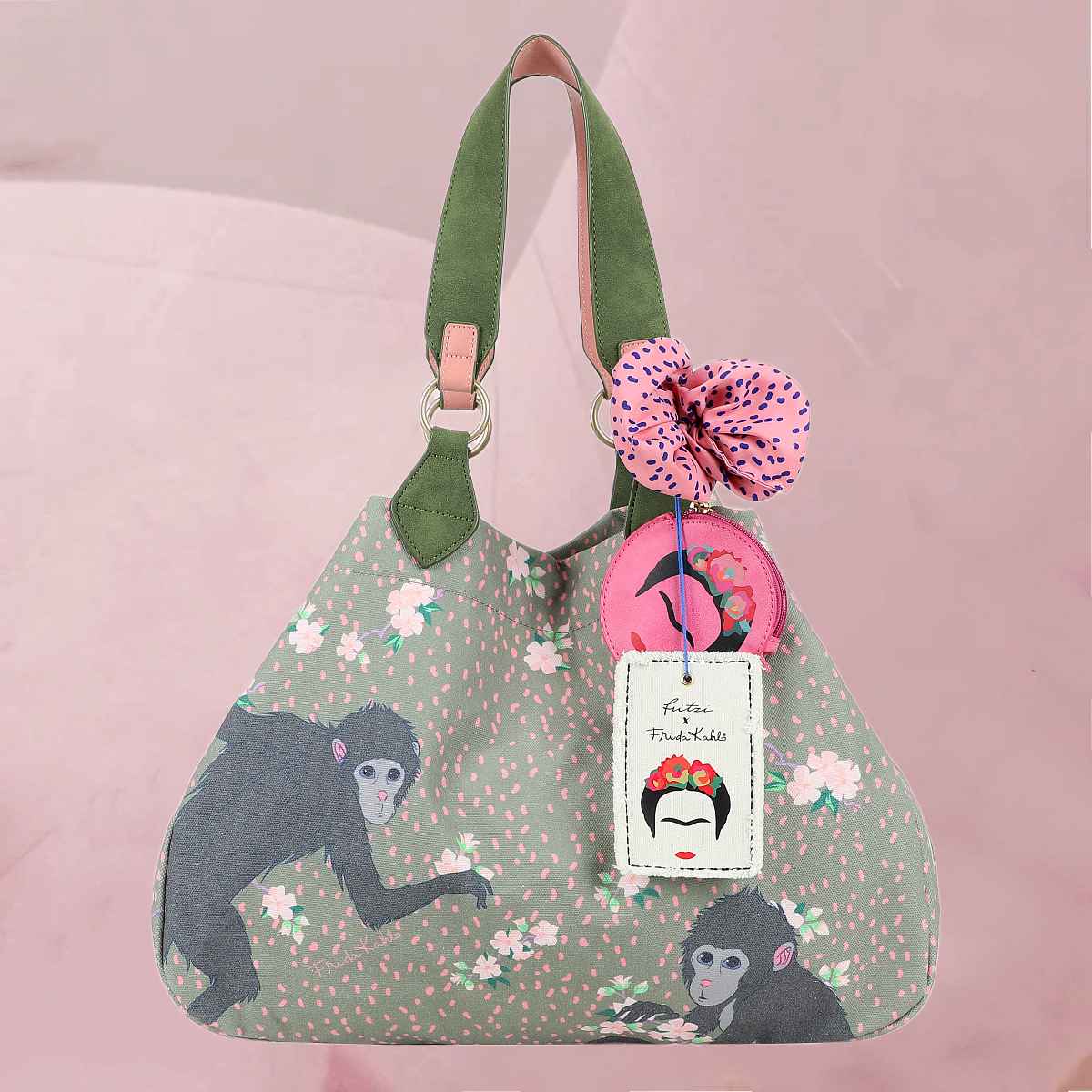 Hübscher Shopper "Fritzi x Frida Kahlo Izzy Medium" mit All-Over-Blümchen-Print auf Grün von fritzi