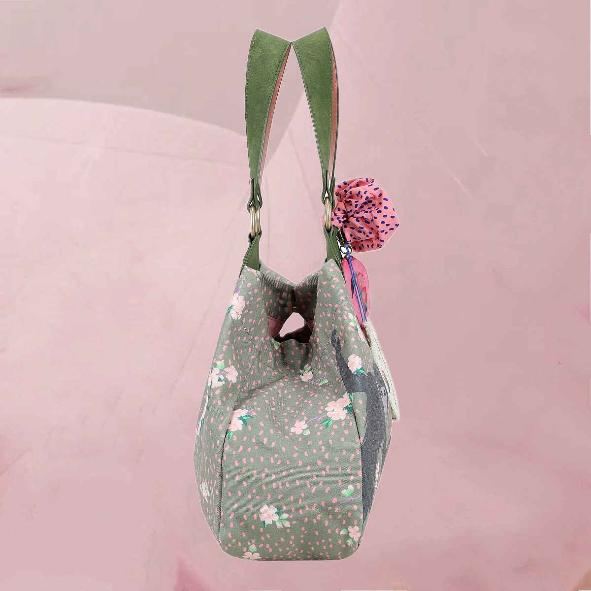 Hübscher Shopper "Fritzi x Frida Kahlo Izzy Medium" mit All-Over-Blümchen-Print auf Grün von fritzi