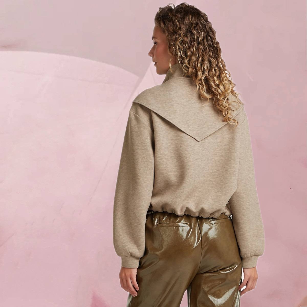 Cooles Sweatshirt "Hilde Sweat" mit passendem Schal in Beige-Melange von Circle Of Trust