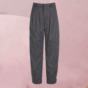 Flotte Hose "Luna Pants Espresso" mit dezentem Karo-Muster auf Dunkelblau von Circle Of Trust